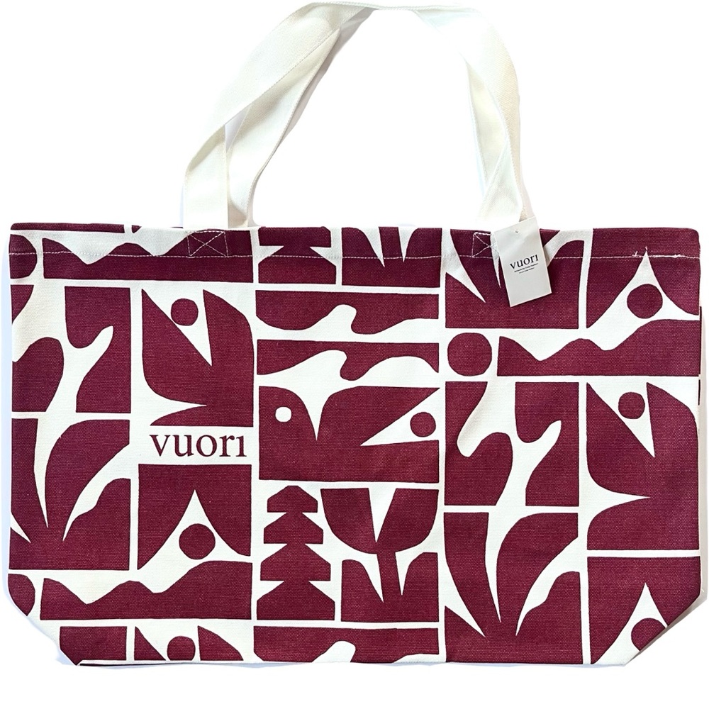 NWT New Vuori Oversized Limited Edition Holiday Tote Bag in Red Strawberry